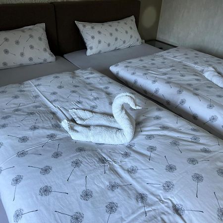 Peedy'S Luxurioese 60M² Wohnung Mit Balkonterrasse Щаде Екстериор снимка