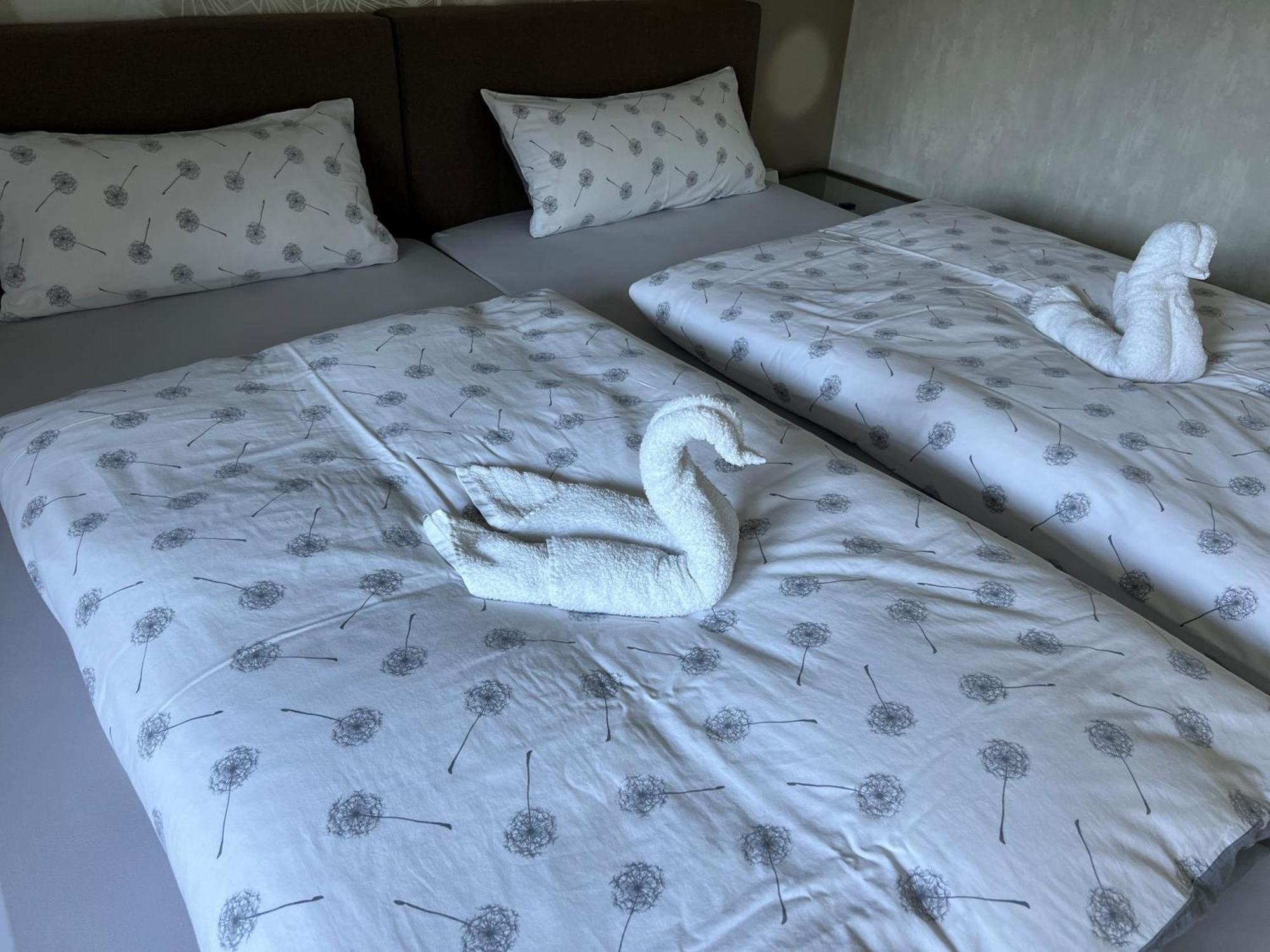 Peedy'S Luxurioese 60M² Wohnung Mit Balkonterrasse Щаде Екстериор снимка