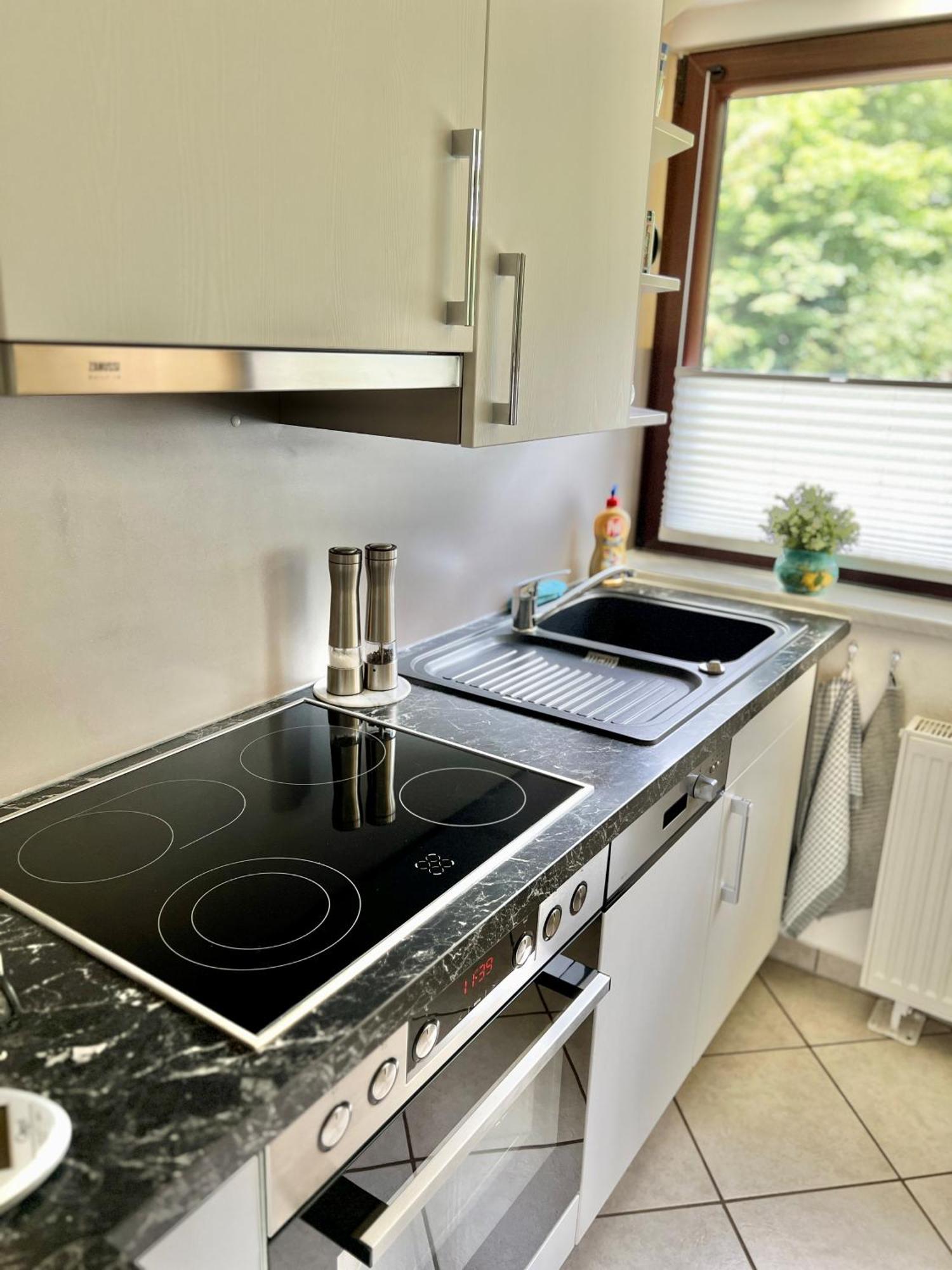 Peedy'S Luxurioese 60M² Wohnung Mit Balkonterrasse Щаде Екстериор снимка